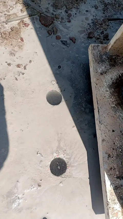 Perforación vertical para anclaje en piso de concreto